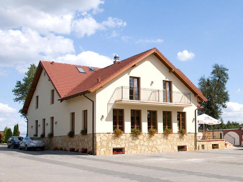 Dworek Biesiadny Radzewice Екстериор снимка